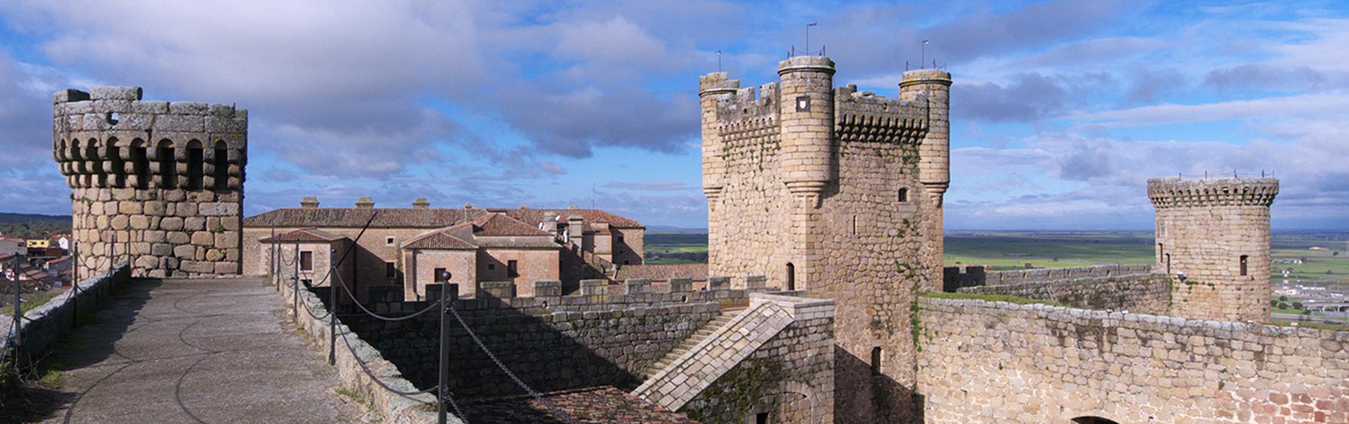 Castillo Palacio De Los Condes De Oropesa Jarandilla De La Vera Curiosidades Y Planes Relacionados Guia Repsol