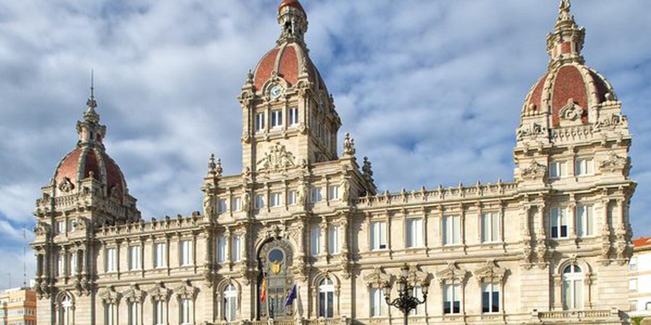 Palacio Municipal y plaza de María Pita Palacio Municipal y plaza de María Pita