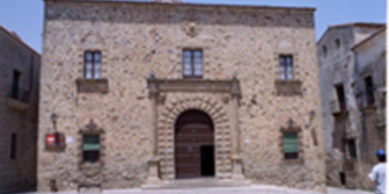 Palacio Episcopal de Cáceres Palacio Episcopal de Cáceres
