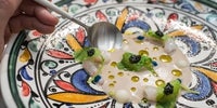 Quisquilla al natural, fondo de anchoa y caviar, del restaurante 'Noor', en Córdoba (3 Soles Guía Repsol).