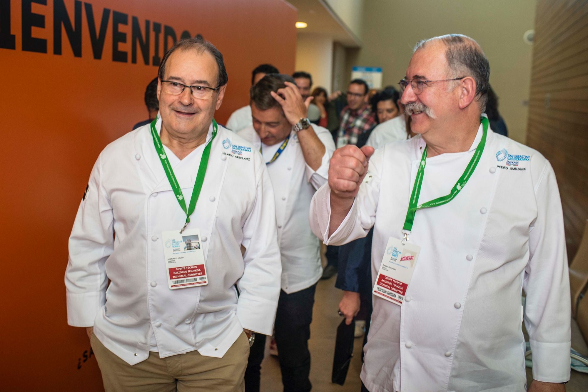 Arbelaitz, Roca y Subijana, orgullosos del triunfo de algunas de las mujeres que han pasado por sus cocinas. Foto: Alfredo Cáliz. Arbelaitz, Roca y Subijana, orgullosos del triunfo de algunas de las mujeres que han pasado por sus cocinas. Foto: Alfredo Cáliz.