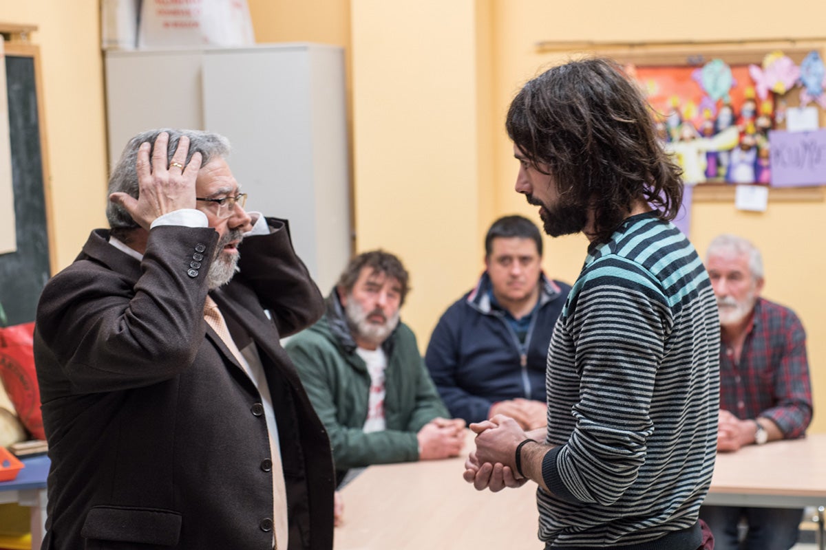 Íñigo recibe indicaciones durante uno de los ensayos. Foto: Eneko García Ureta. Íñigo recibe indicaciones durante uno de los ensayos. Foto: Eneko García Ureta.