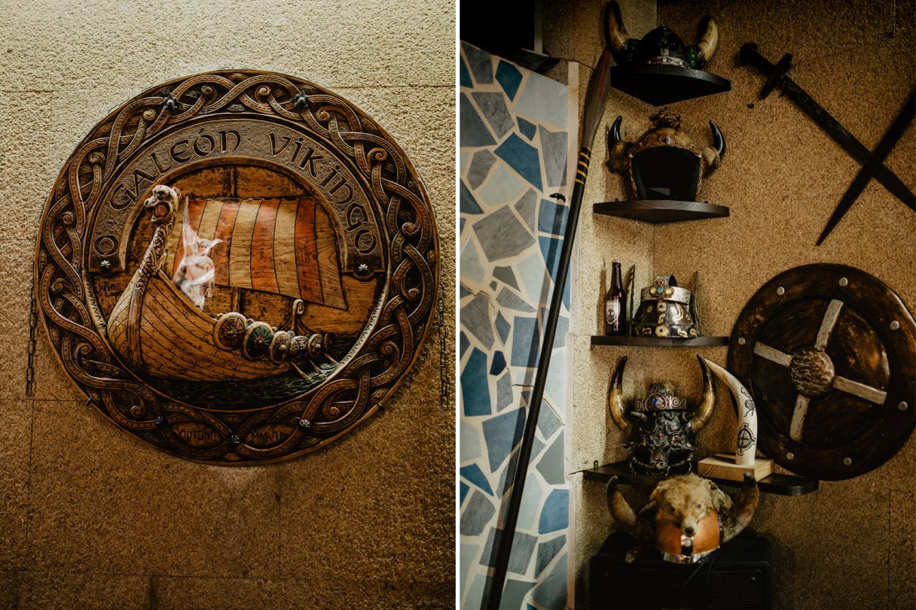 Vikingos de Catoira - Medallón y cascos en el bar Vikingos de Catoira - Medallón y cascos en el bar