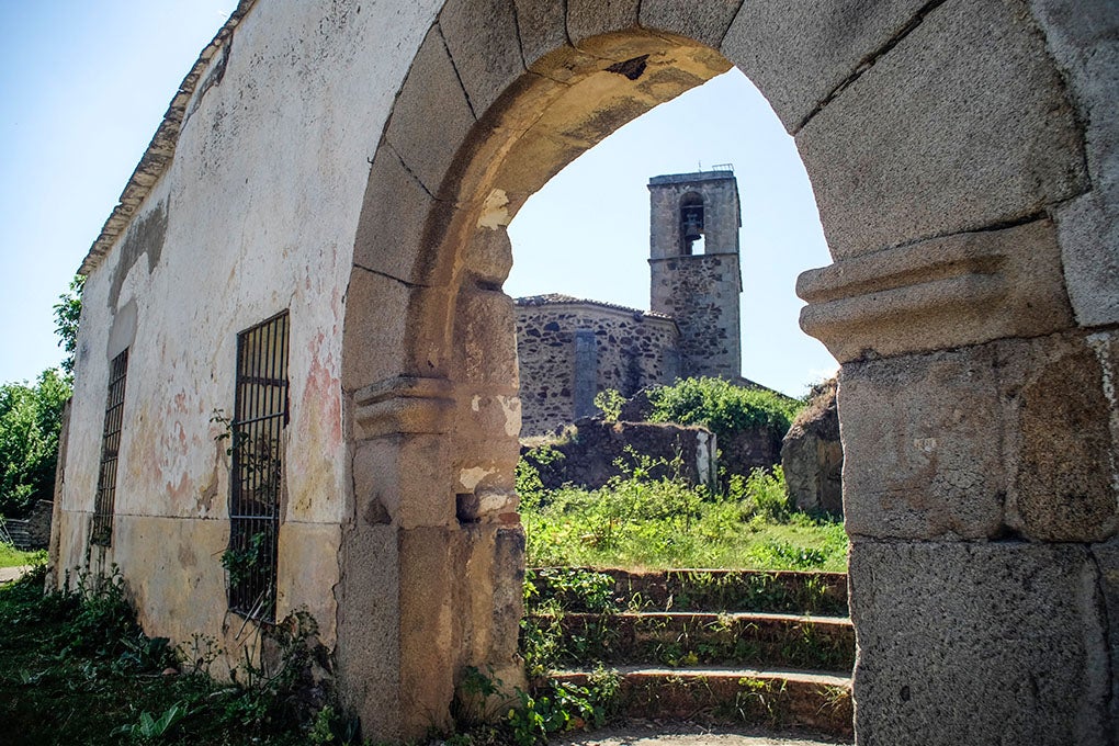 Su iglesia evoca las costumbres de otra época. Su iglesia evoca las costumbres de otra época.