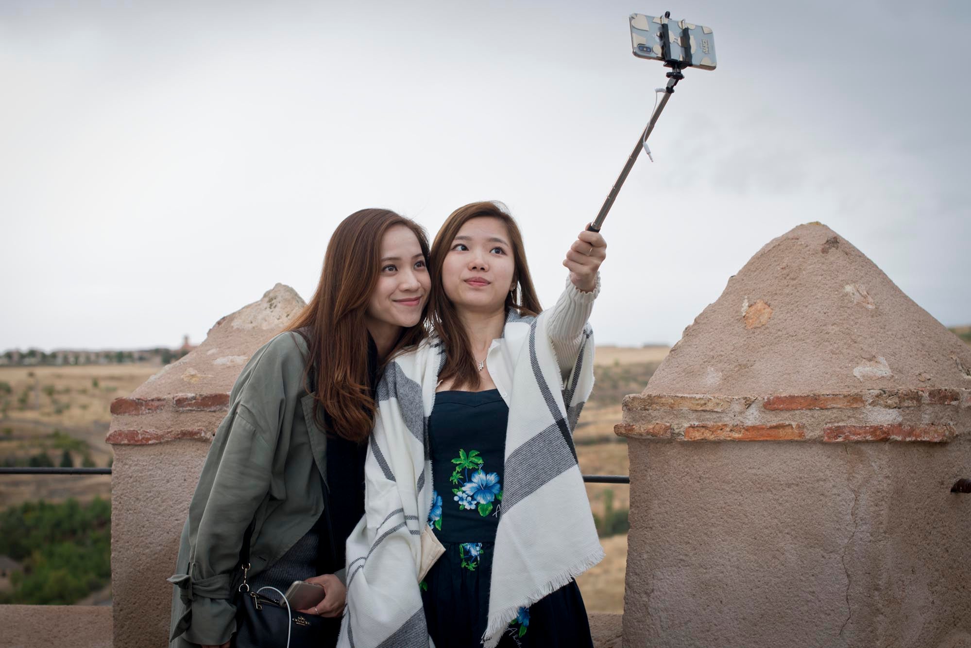 Lo primero, el selfie para Instagram desde las murallas de El Alcázar. Lo primero, el selfie para Instagram desde las murallas de El Alcázar.