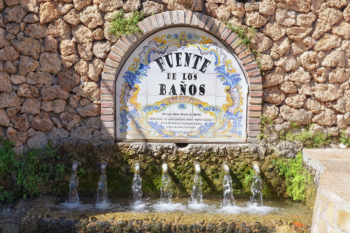 Fuente de los Baños en Montanejos, Comunidad Valenciana. Fuente de los Baños en Montanejos, Comunidad Valenciana.