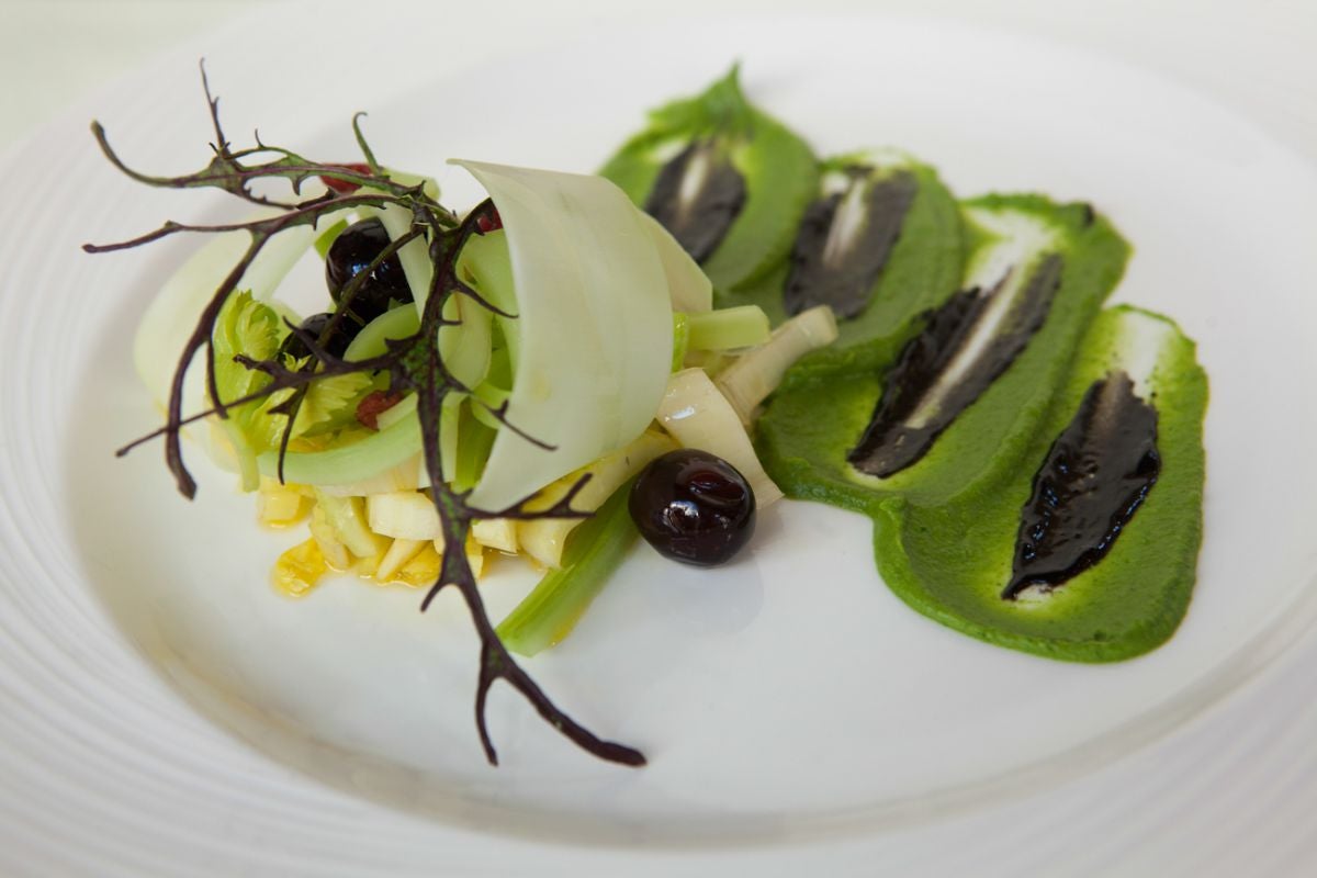 La ensalada de apio con pomada de su troncho y otras verduras del frío La ensalada de apio con pomada de su troncho y otras verduras del frío