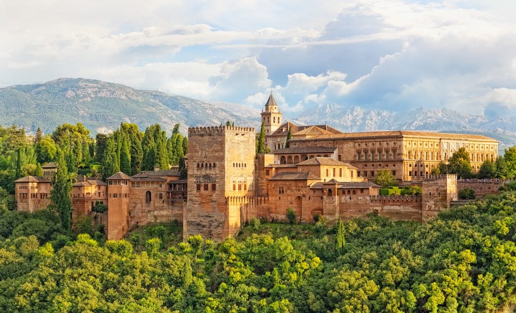 Granada es mucho más que su Alhambra.