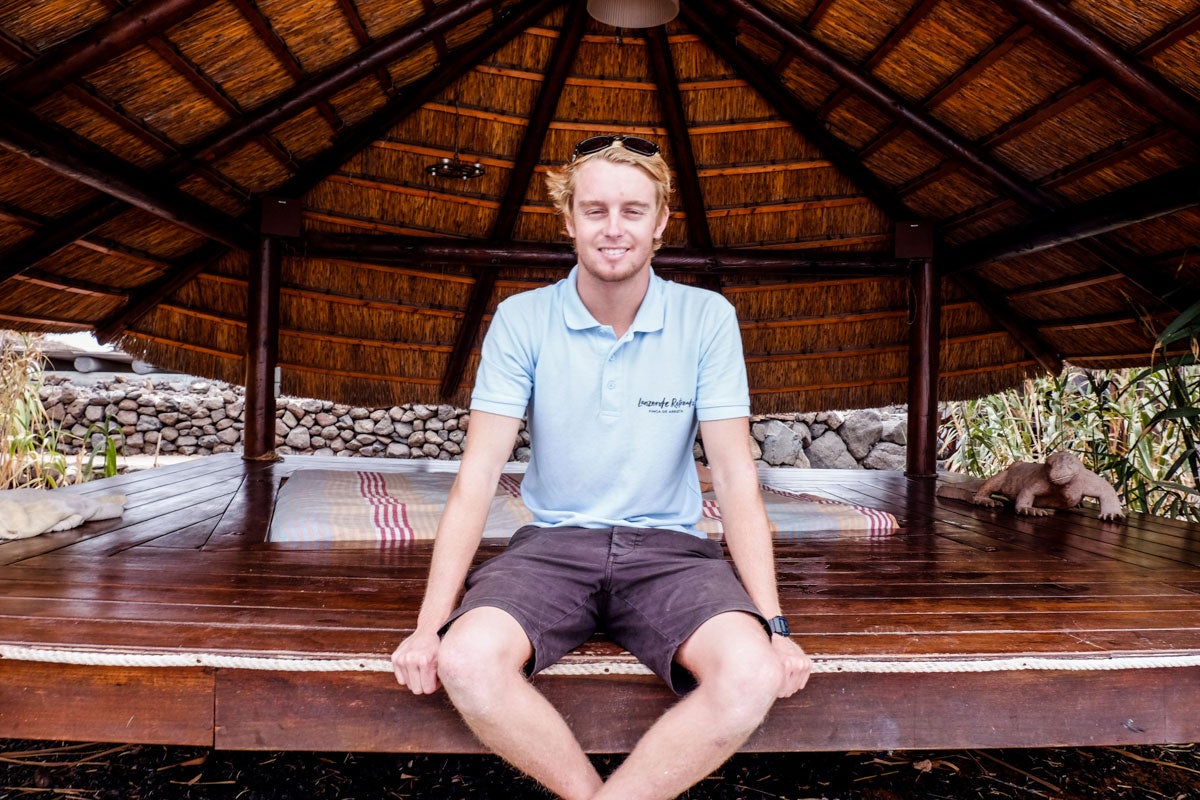 Josh Braddock, hijo de los dueños, se ocupa de la Finca como el resto de la familia. Josh Braddock, hijo de los dueños, se ocupa de la Finca como el resto de la familia.