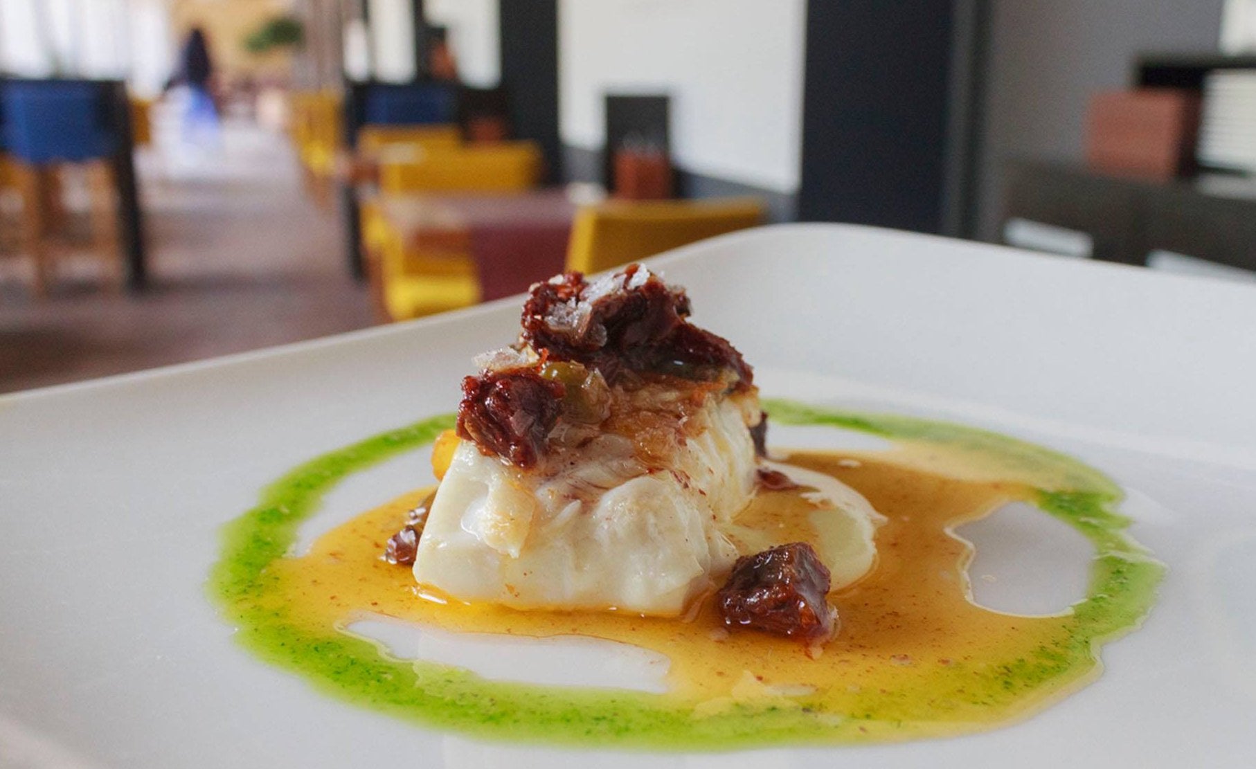 Merluza con tomate seco y pistacho. Foto: Facebook Taberna de Joseba Añorga Merluza con tomate seco y pistacho. Foto: Facebook Taberna de Joseba Añorga