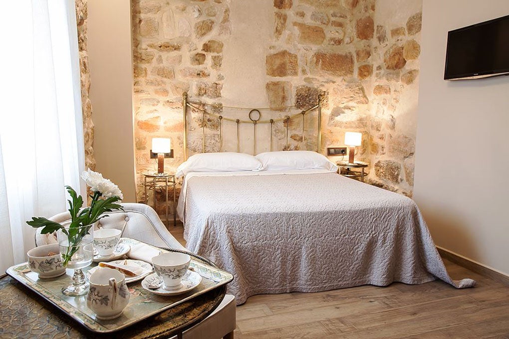 Un hotel delicioso donde manda la piedra. Foto: Torre Maestre Un hotel delicioso donde manda la piedra. Foto: Torre Maestre