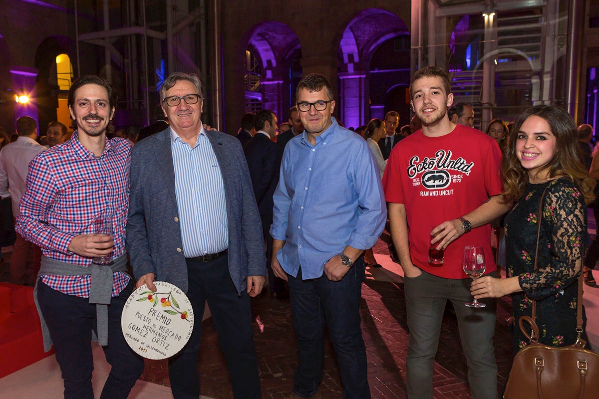 Roberto Martínez, Higinio Gómez, Manolo y Víctor Membibre, y Maru de 'Tripea'. Roberto Martínez, Higinio Gómez, Manolo y Víctor Membibre, y Maru de 'Tripea'.