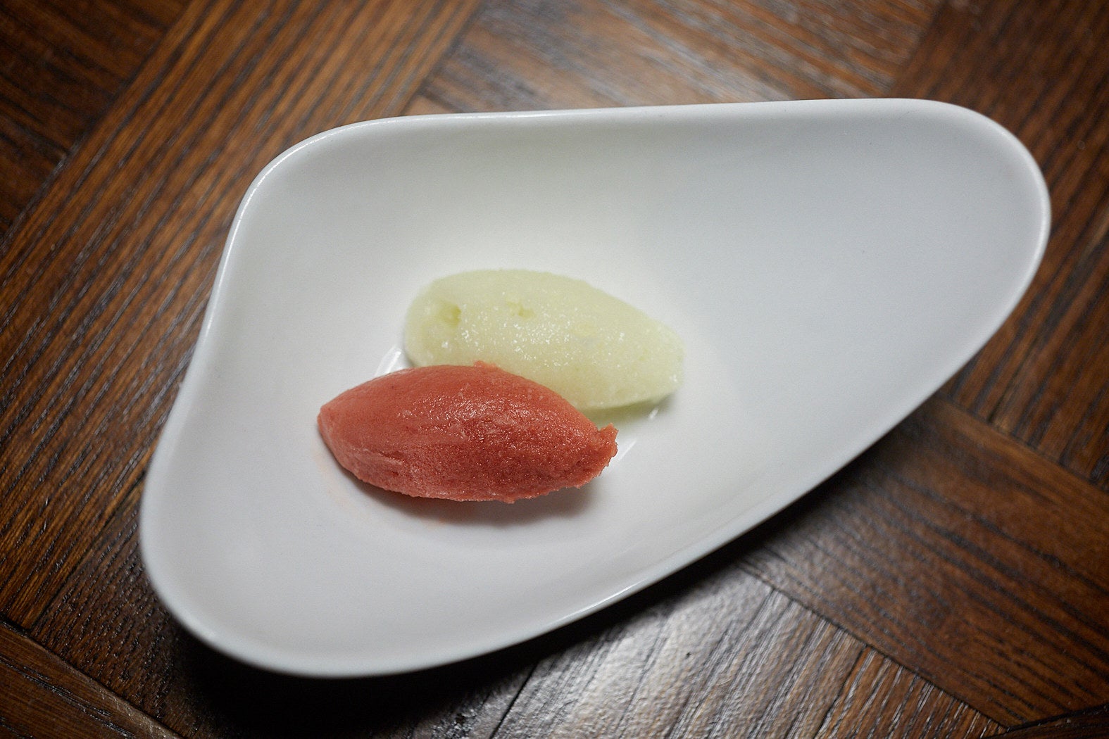 Sorbete de manzana y frambuesa. Sorbete de manzana y frambuesa.