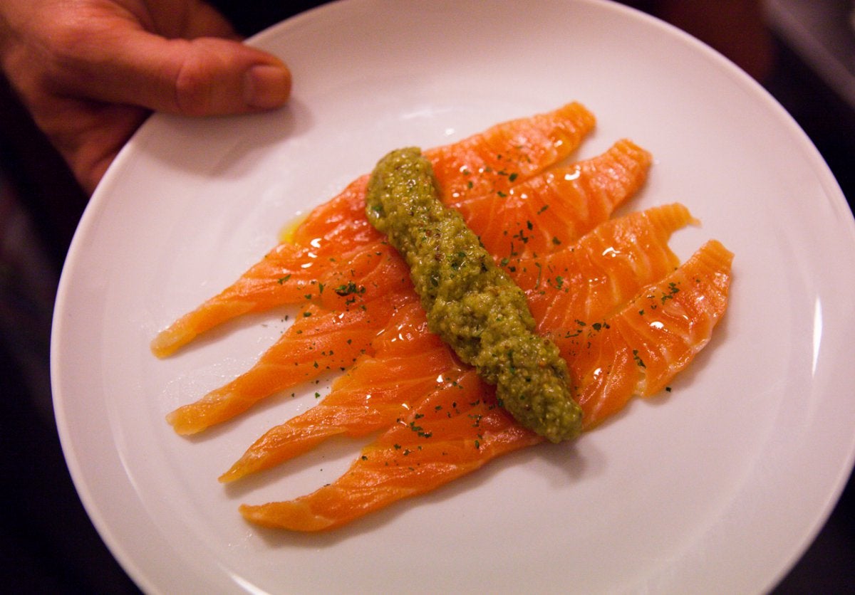 Vinoteca Moratín: salmón, marinado al estilo tradicional escandinavo Vinoteca Moratín: salmón, marinado al estilo tradicional escandinavo