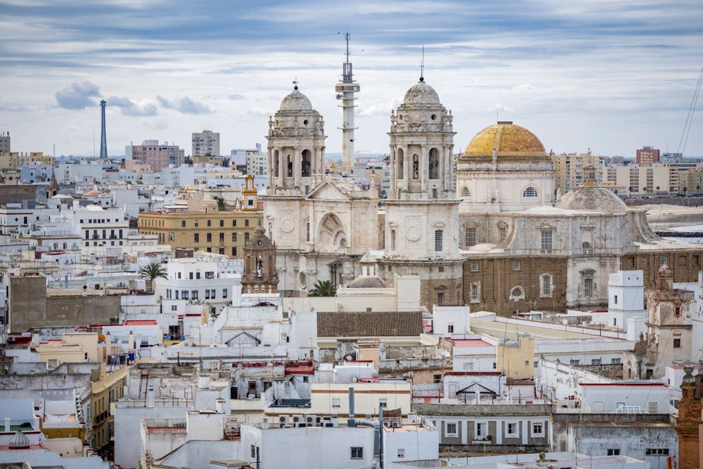 Vistas de la ciudad desde la cúspide de la Torre Tavira. Vistas de la ciudad desde la cúspide de la Torre Tavira.