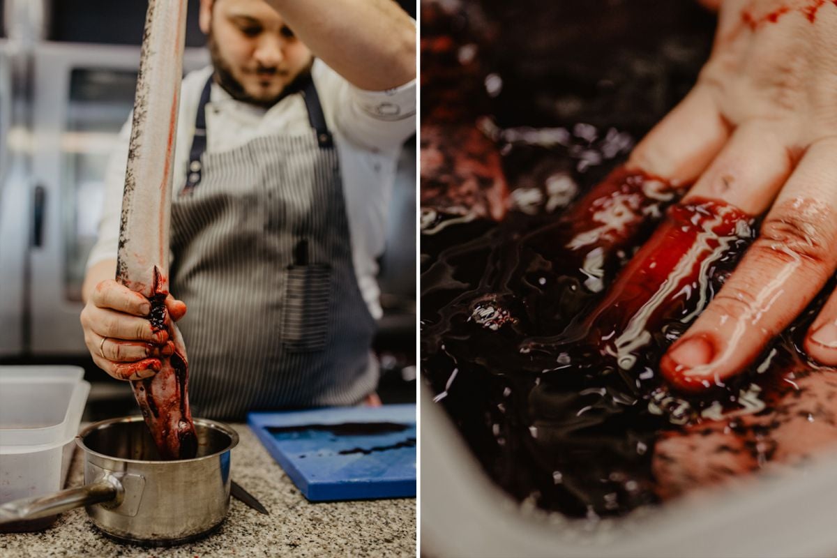Michele Peroni, del restaurante Alborada, desangrando la lamprea,